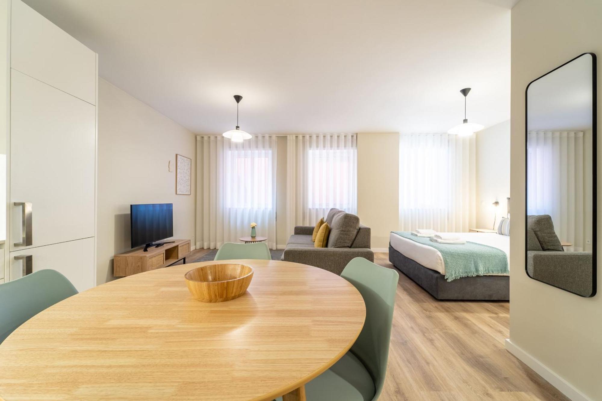 On The Square - Center By House And People Apartment Braga